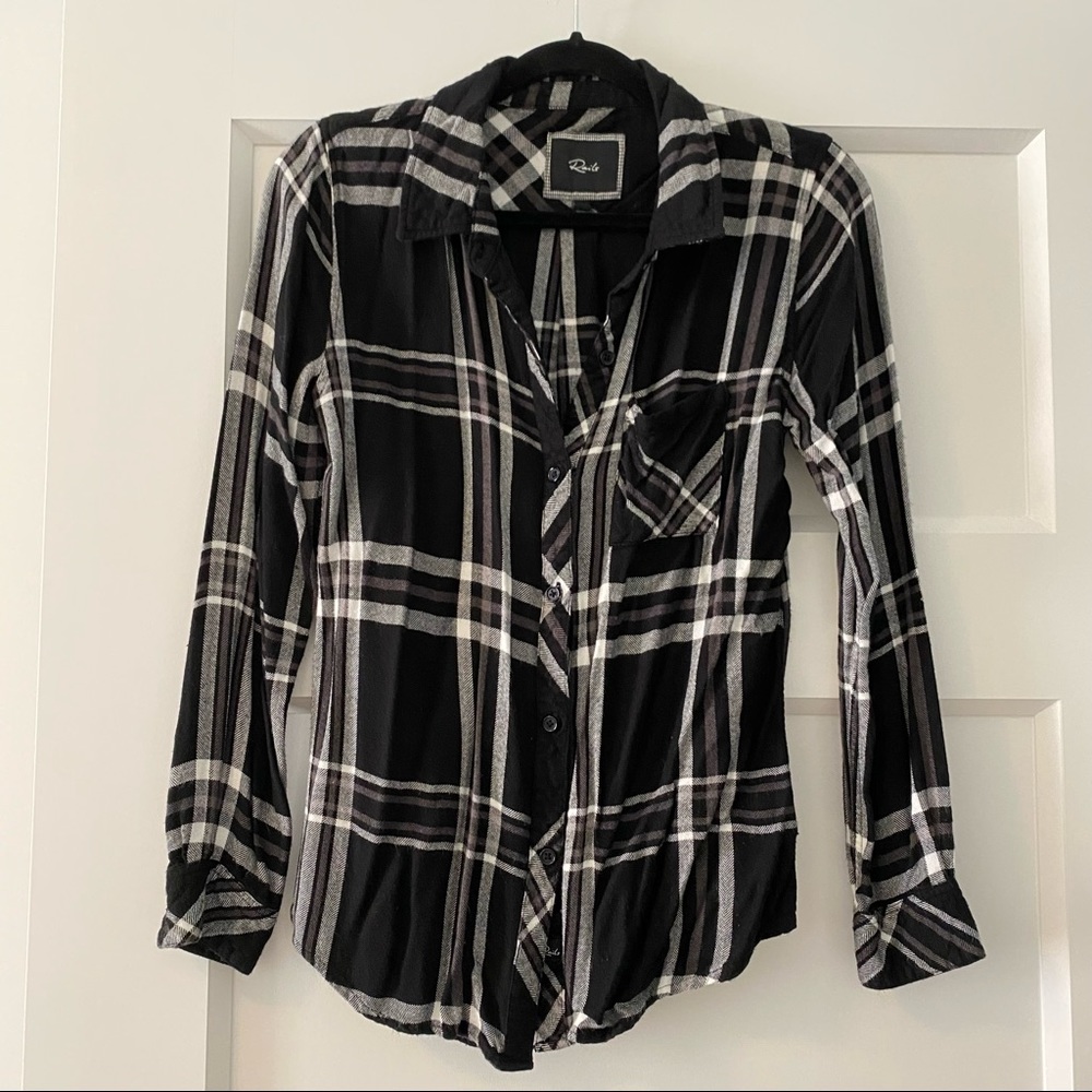 Rails soft black and white button down